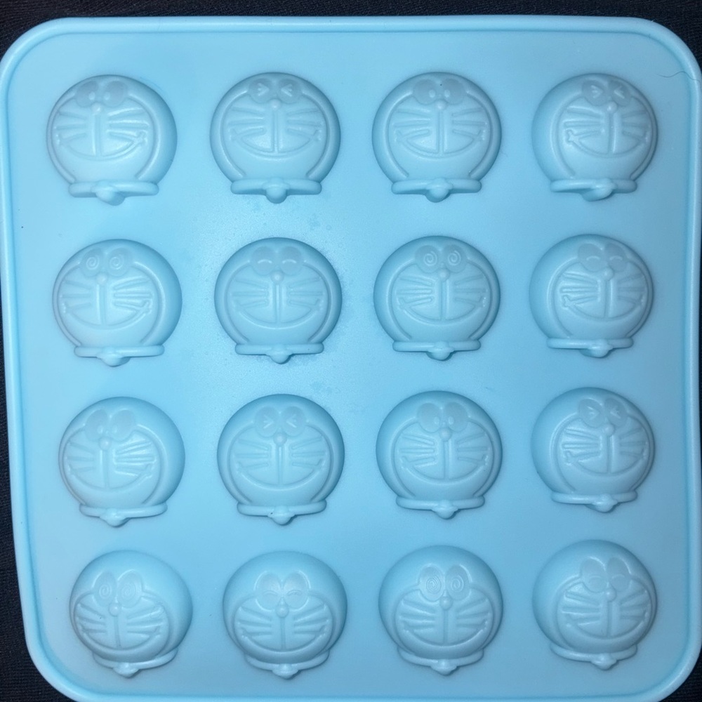 2 Silicone Character Mold Tray in Light Blue